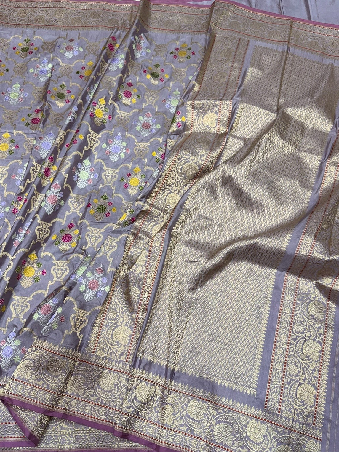 Dusty Lavender Handwoven Pure Banarasi Silk Saree