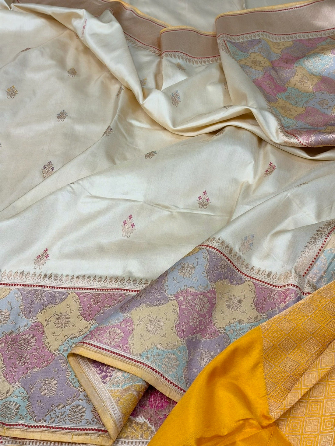 Cream Handwoven Pure Banarasi Ektara Silk Saree
