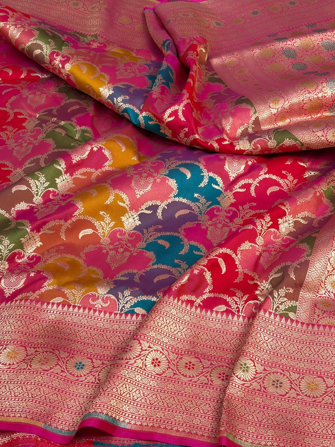 Orangish Pink Rangkaat Banarasi Pure Katan Silk Saree