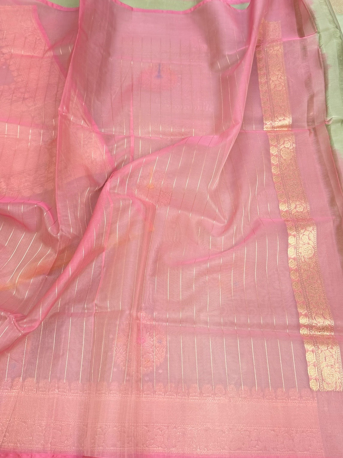 Pista Handwoven Pure Banarasi Organza Silk Saree