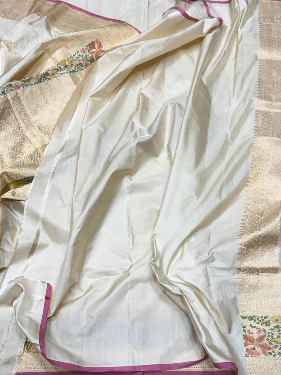 Ivory Handwoven Pure Banarasi Silk Saree – Kadwa Weave | Authentic Banaras Handloom