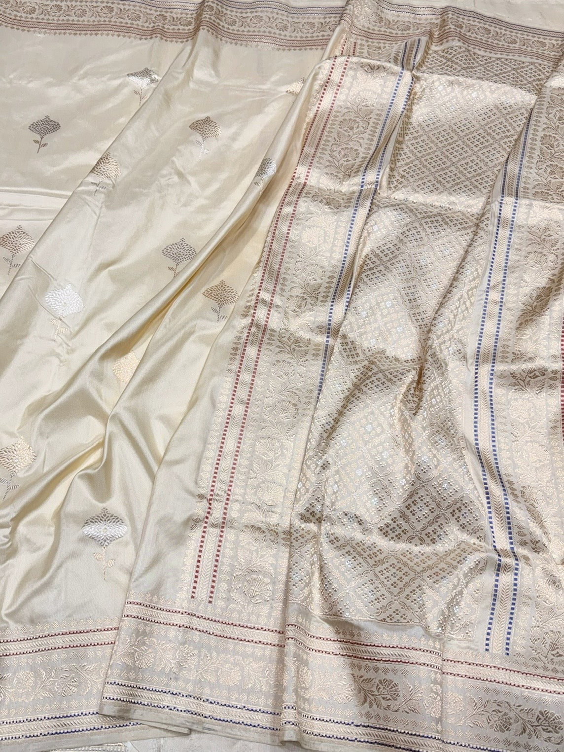Cream Handwoven Pure Banarasi Silk Saree in Kadwa Weave – 100% Katan Mulberry Silk
