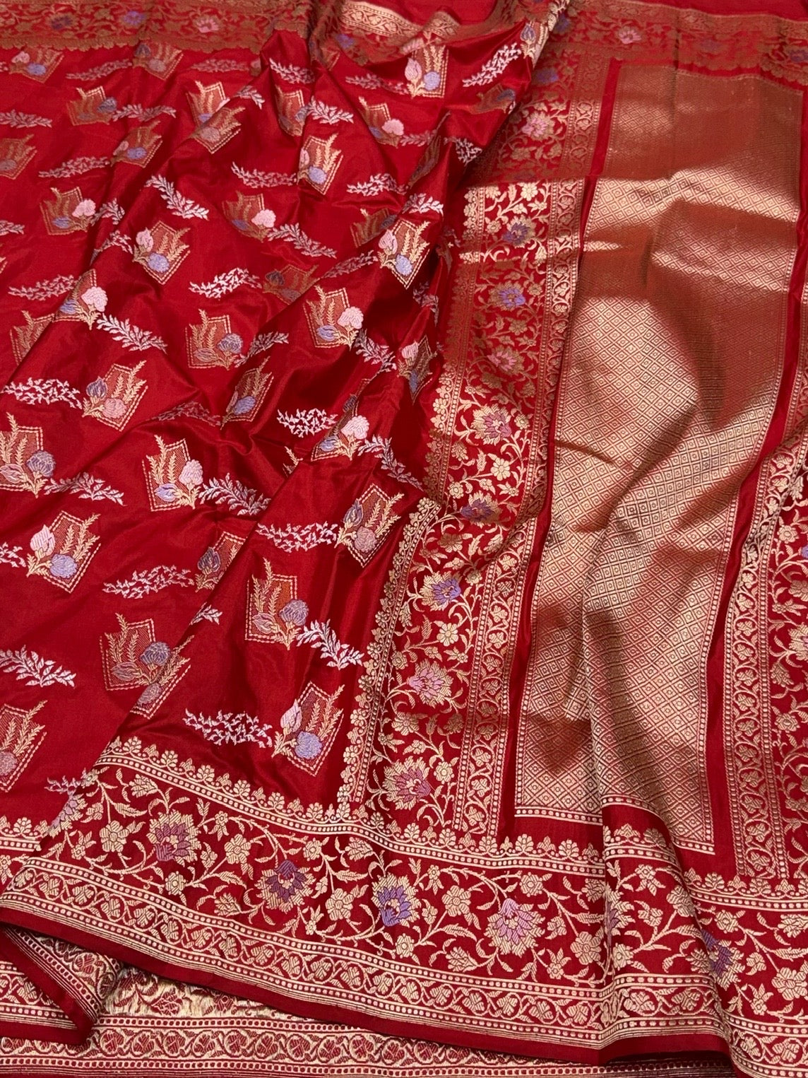 Red Handwoven Pure Banarasi Silk Saree in Kadwa Weave – Katan Mulberry Silk