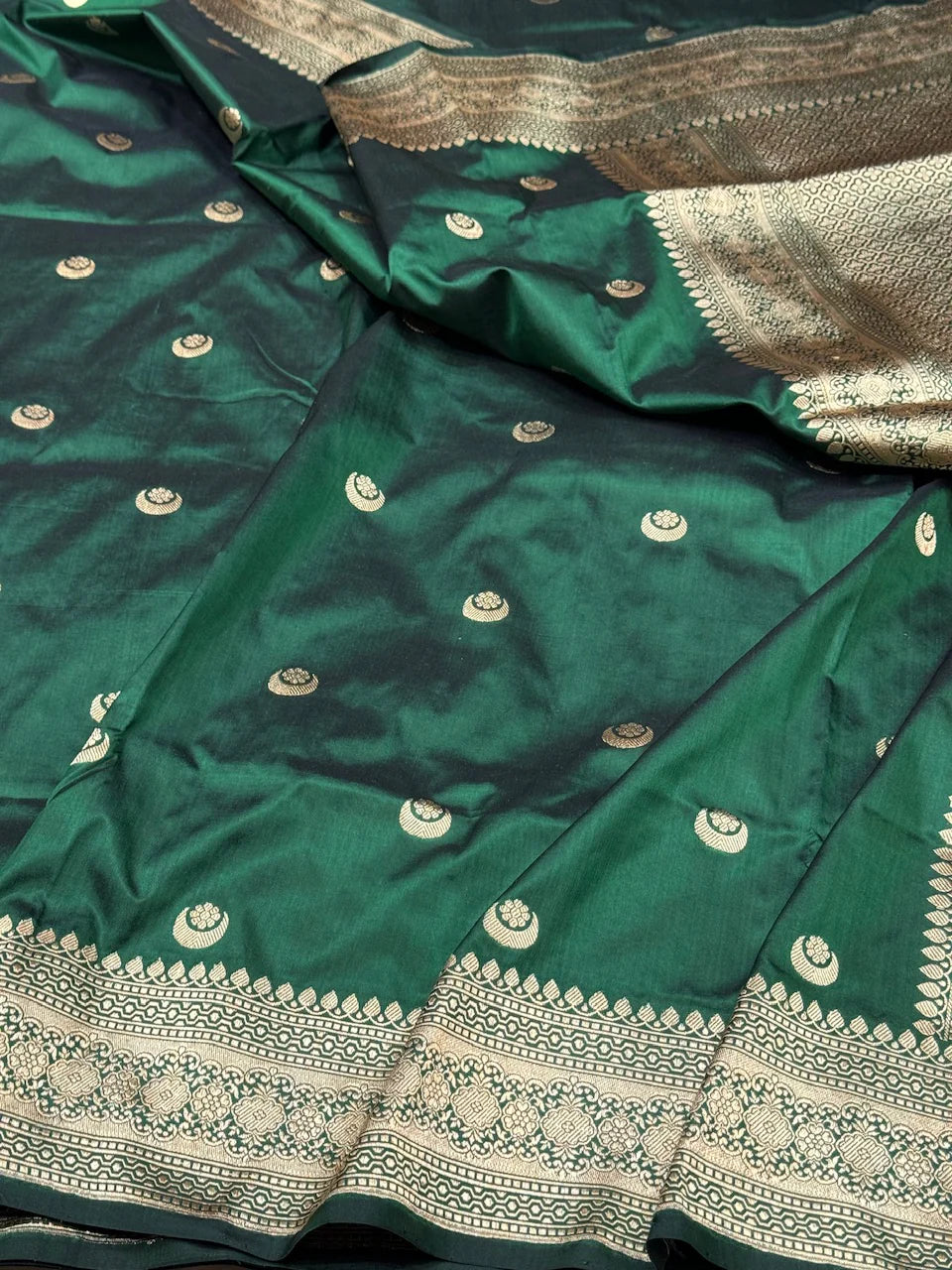 Chand Tara Handwoven Pure Banarasi Silk Saree