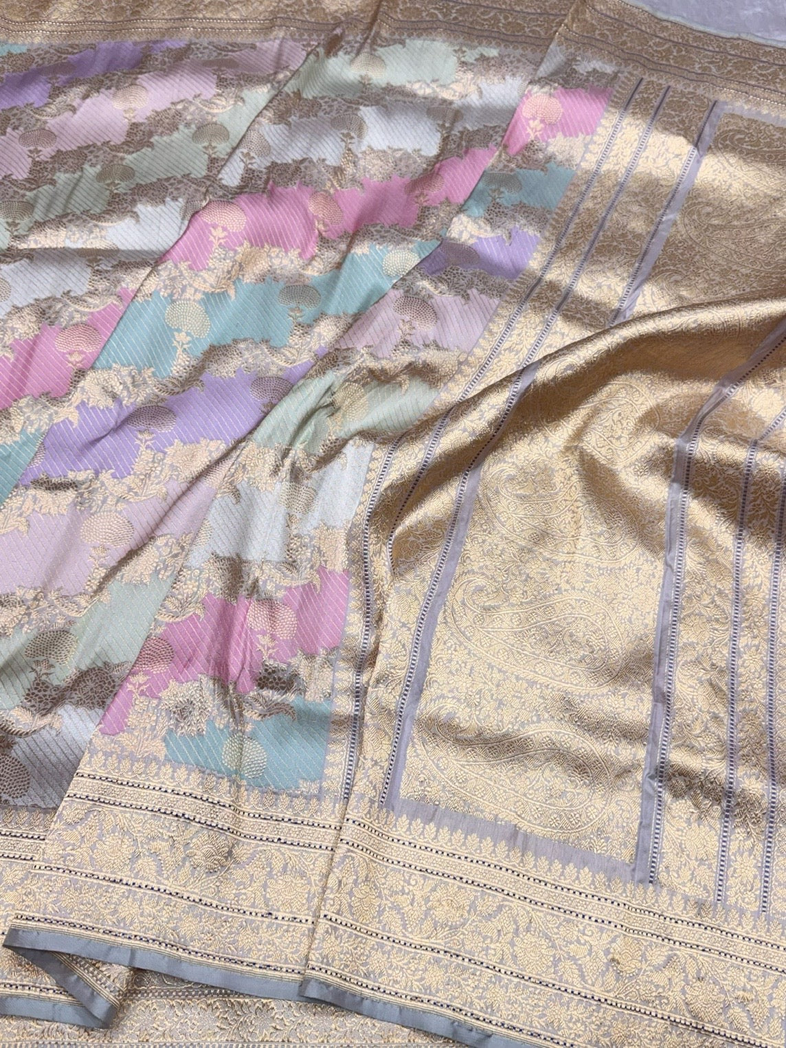 Lilac Handwoven Pure Banarasi Rangkaat Silk Saree