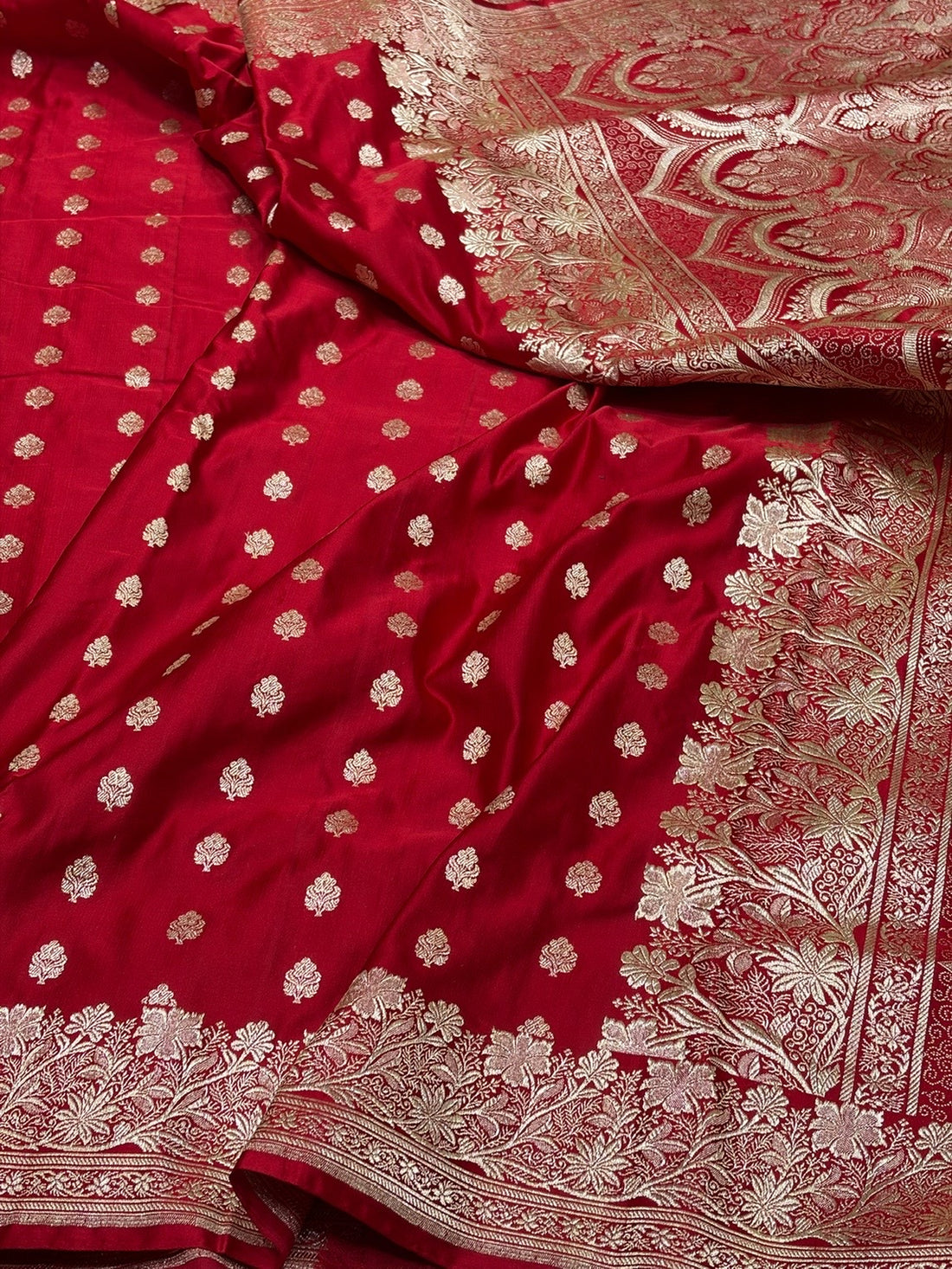 Red Handwoven Vintage Pure Banarasi Satin Silk Saree