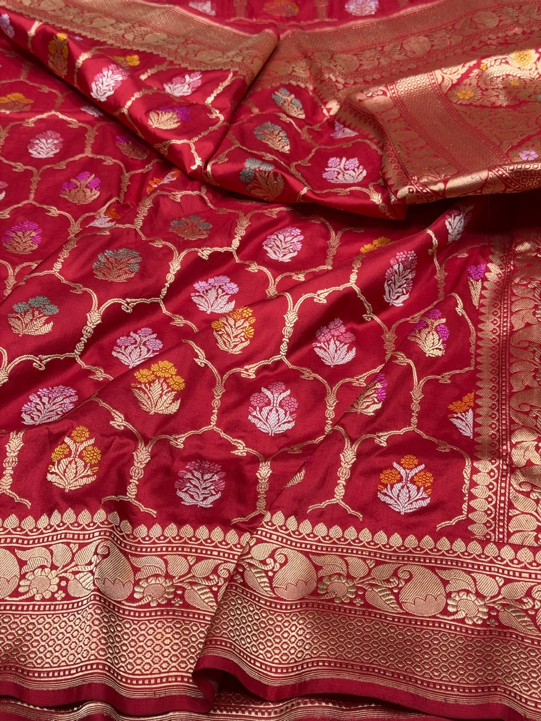 Red Handwoven Pure Banarasi Silk Saree in Kadwa Weave – 100% Katan Mulberry Silk