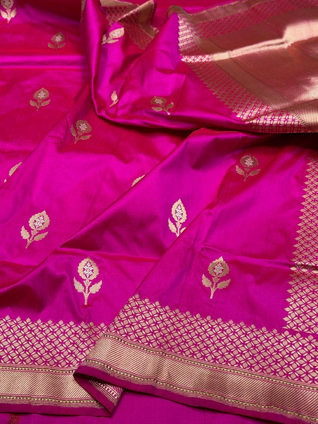 Rani Pink Handwoven Pure Banarasi Silk Saree