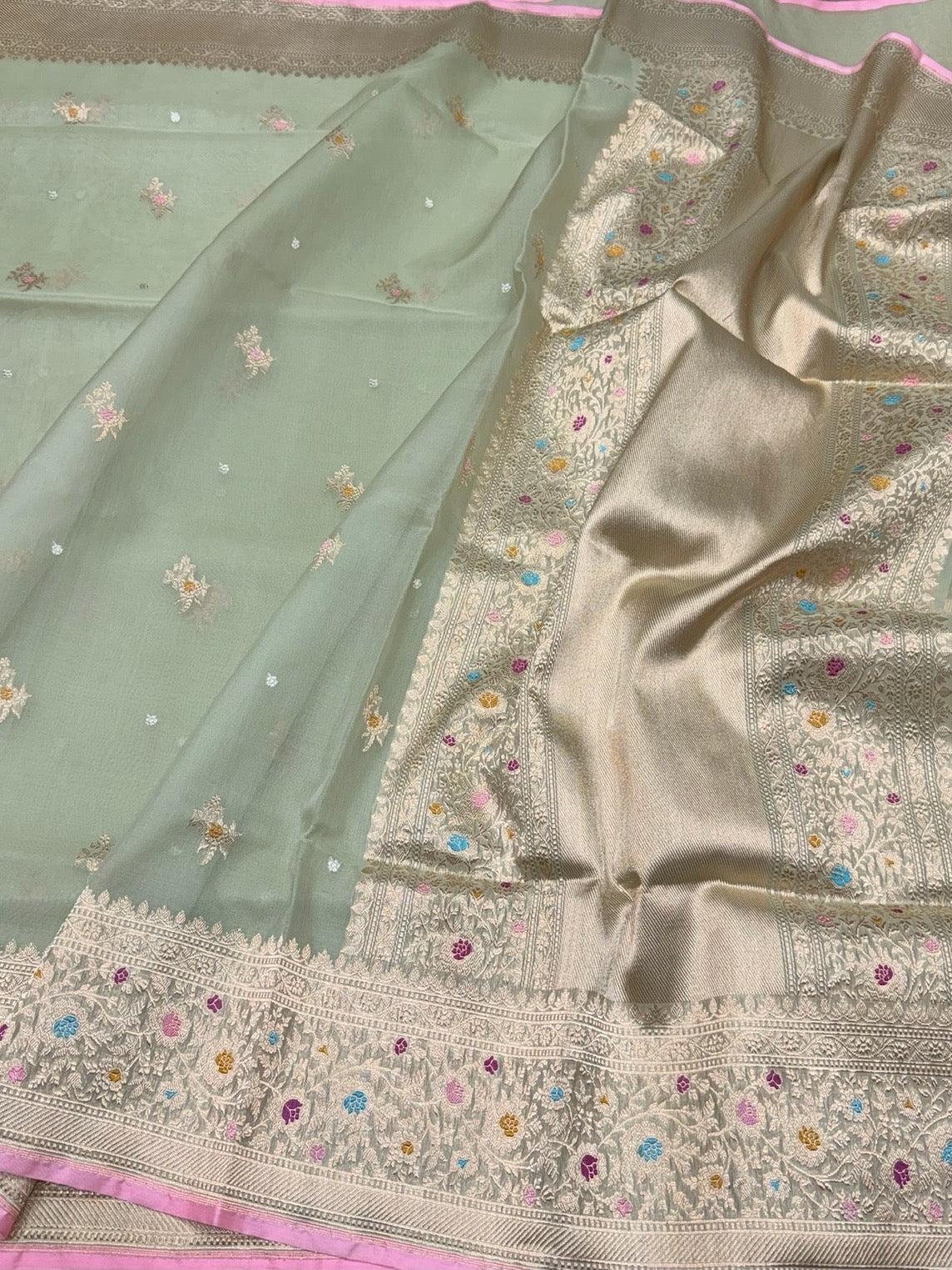 Pista Green Handwoven Banarasi Pure Organza Silk Saree – Luxury Kadwa Handloom Saree