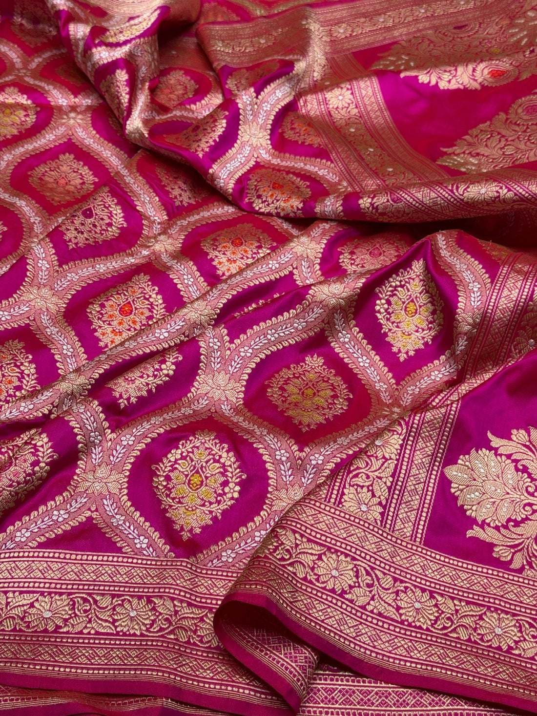 Rani Pink Handwoven Pure Banarasi Silk Saree – Kadwa Weave | Pure Katan-Mulberry Silk | Luxury Traditional Banarasi Saree