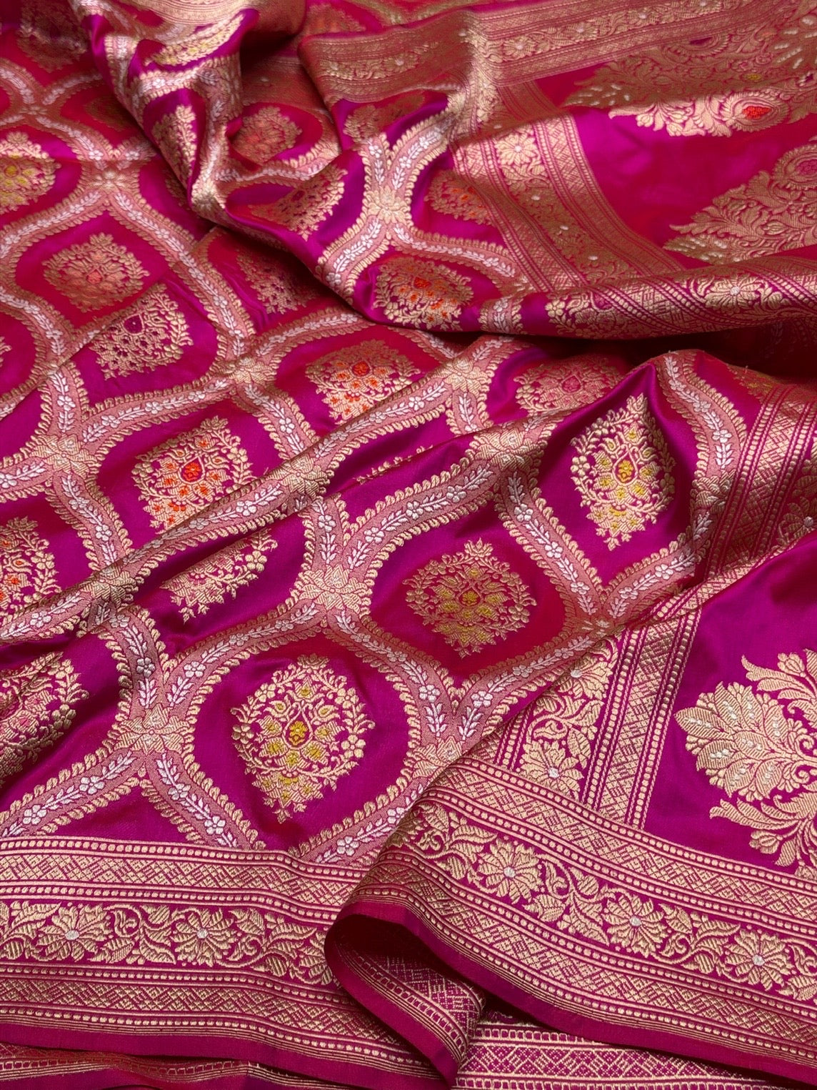 Rani Pink Handwoven Pure Banarasi Silk Saree – Kadwa Weave | Pure Katan-Mulberry Silk | Luxury Traditional Banarasi Saree