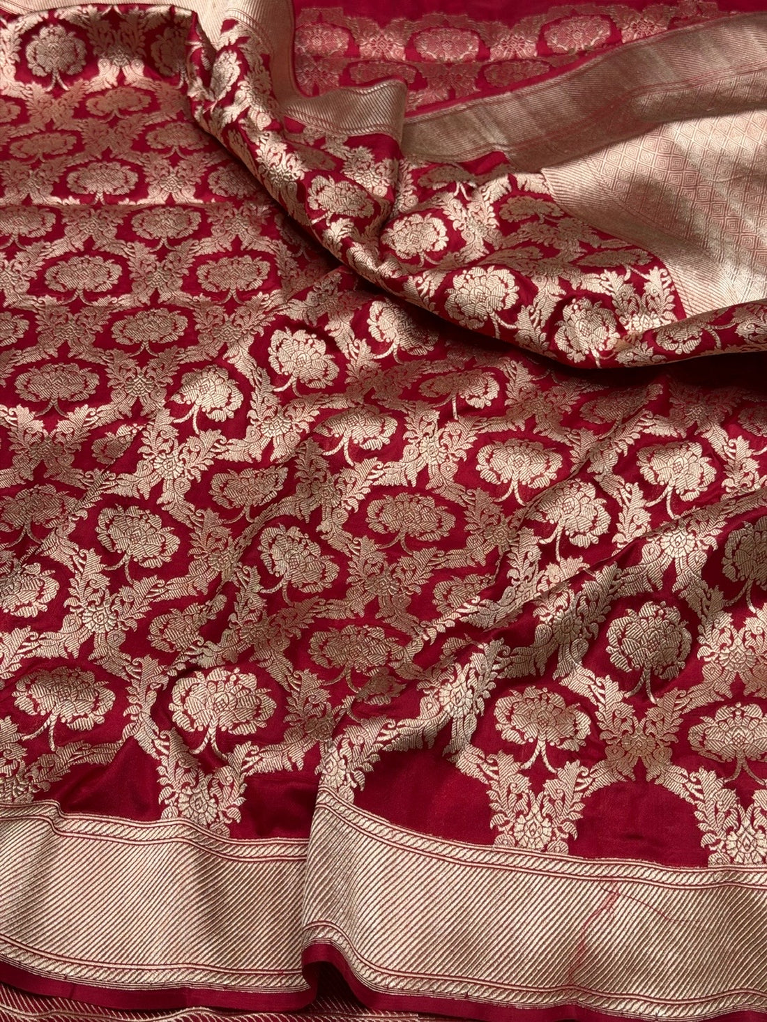 Red Handwoven Pure Banarasi Silk Saree – Pure Katan Silk | Kadwa Weave | Luxury Banarasi Heirloom