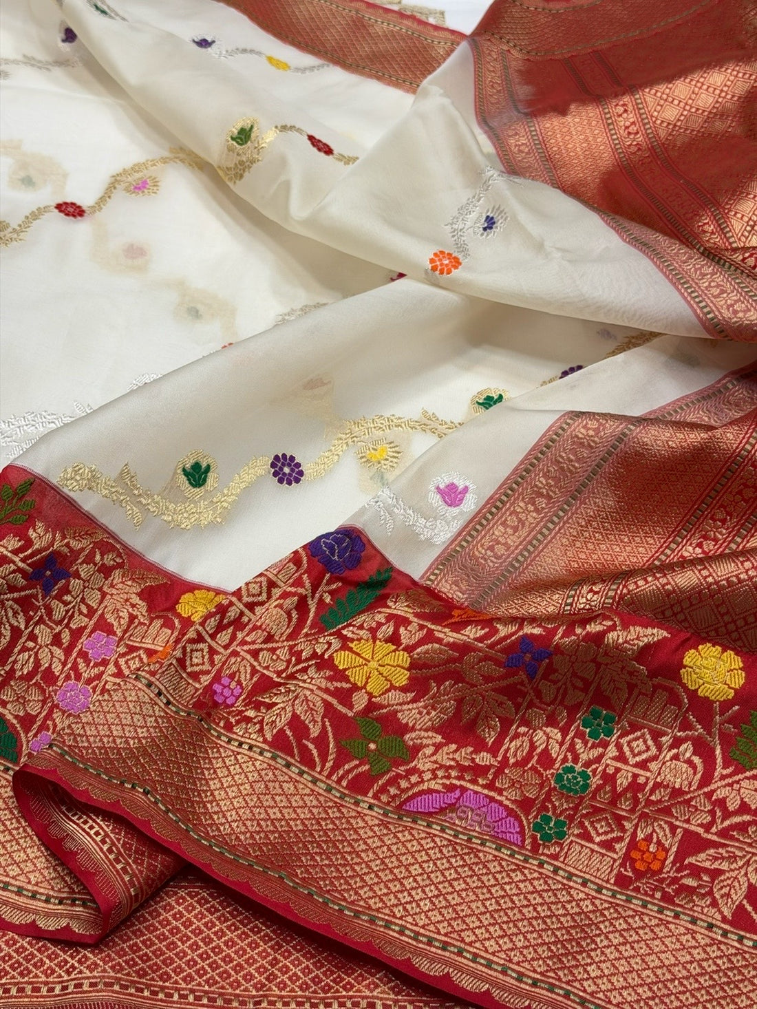 White Handwoven Pure Organza Silk Saree