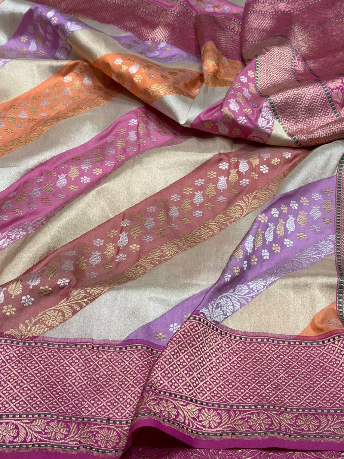 Rani Pink Handwoven Pure Banarasi Rangkaat Silk Saree