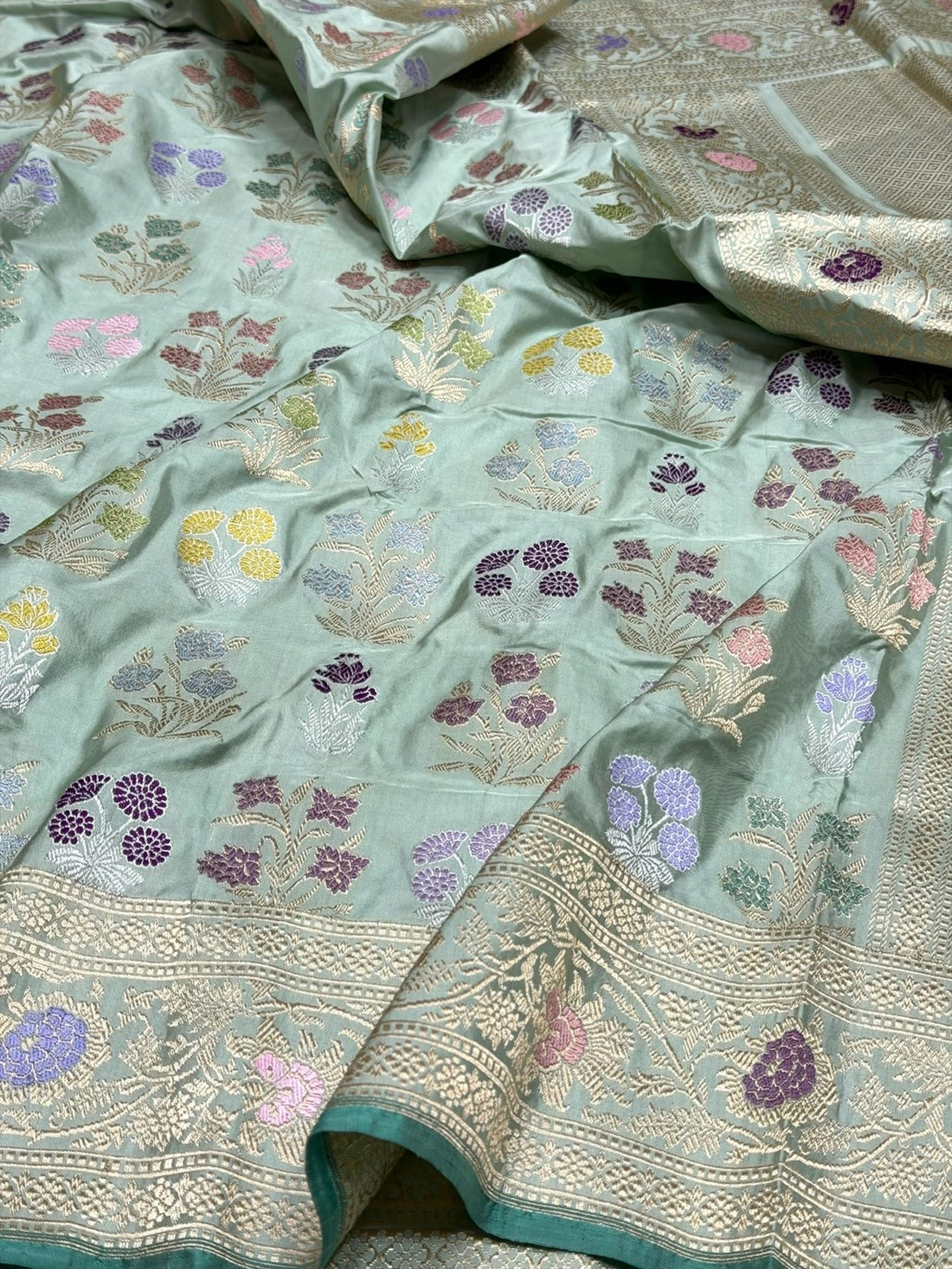 Powder Blue Handwoven Pure Banarasi Silk Saree – Luxury Kadwa Handloom Wedding &amp; Festive Saree