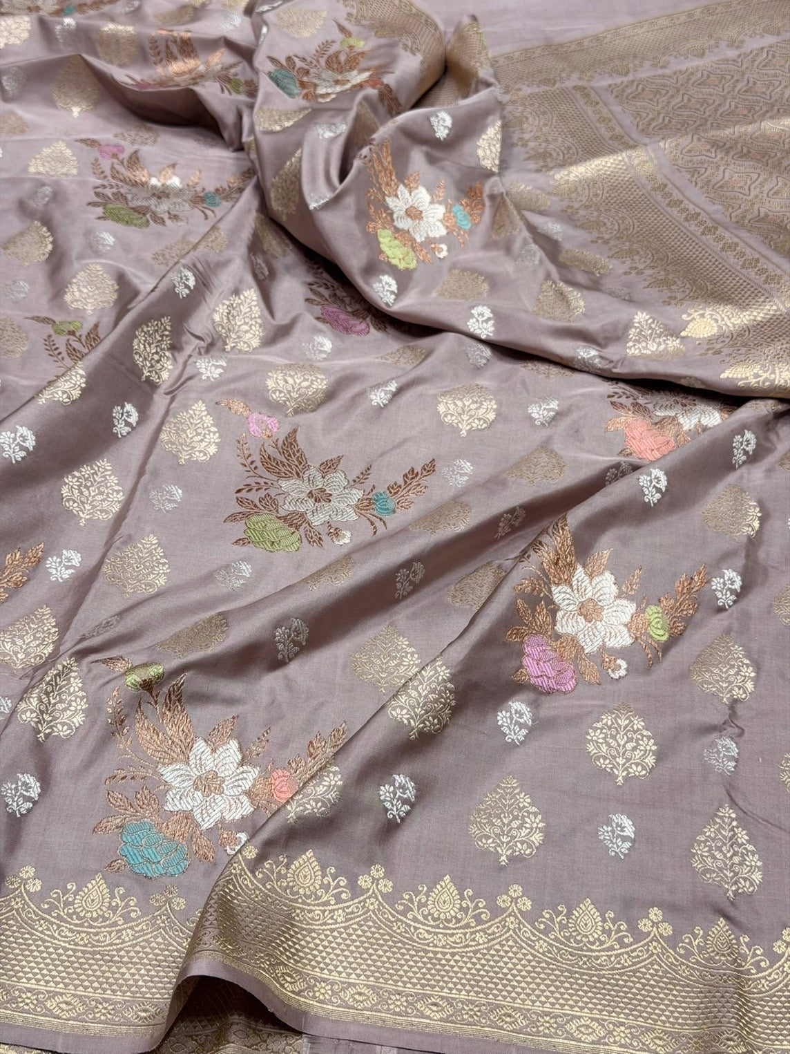 Lilac Handwoven Pure Banarasi Silk Saree