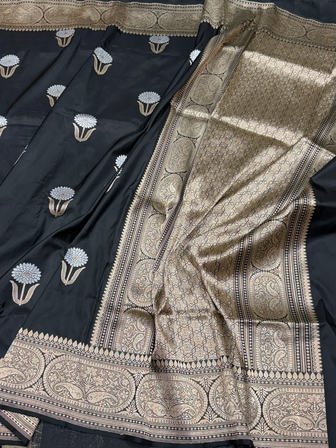 Black Handwoven Pure Banarasi Silk Saree – Katan Silk | Kadwa Weave | Elegant Traditional Banarasi Saree