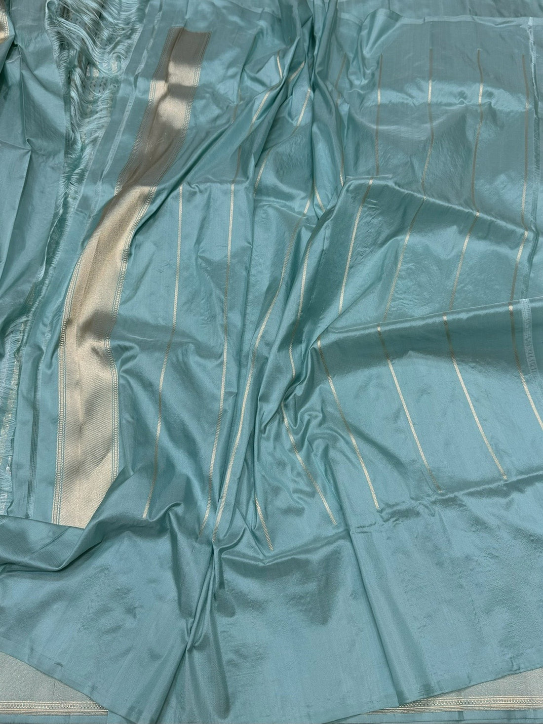 Powder Blue Handwoven Pure Banarasi Silk Saree – Kadwa Weave, Pure Katan-Mulberry Silk