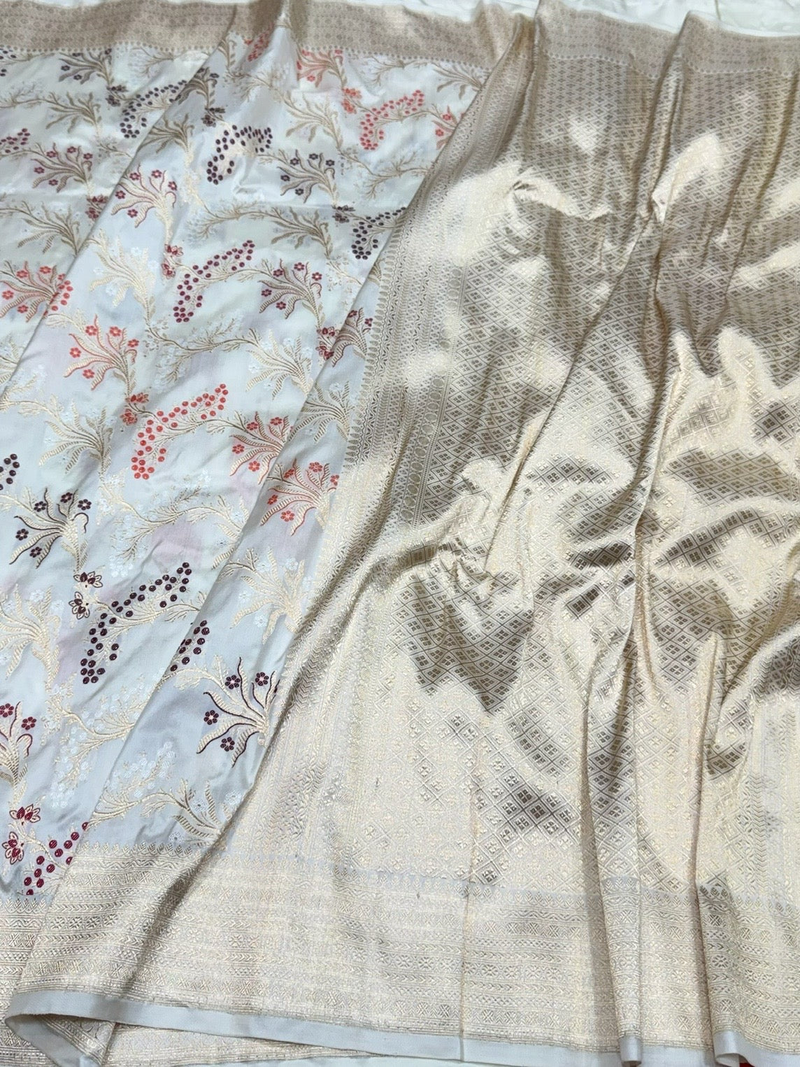 Ivory Handwoven Pure Banarasi Silk Saree