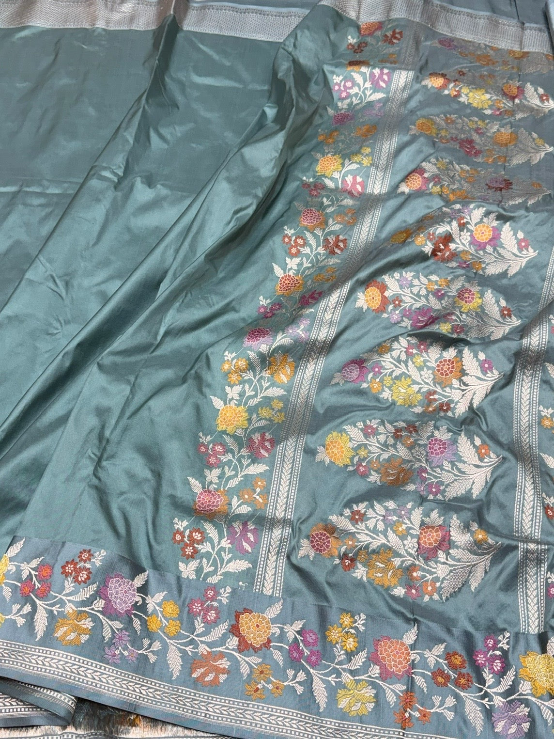 Grey Handwoven Pure Banarasi Silk Saree in Kadwa Weave | Authentic Katan Mulberry Silk