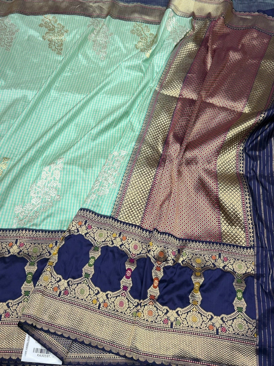 Sea Green Handwoven Pure Banarasi Silk Saree in Kadwa Weave | 100% Pure Katan Silk