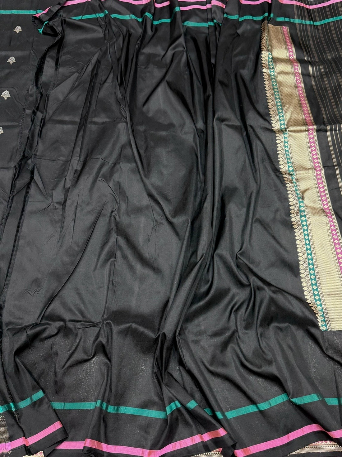 Black Handwoven Pure Banarasi Silk Saree