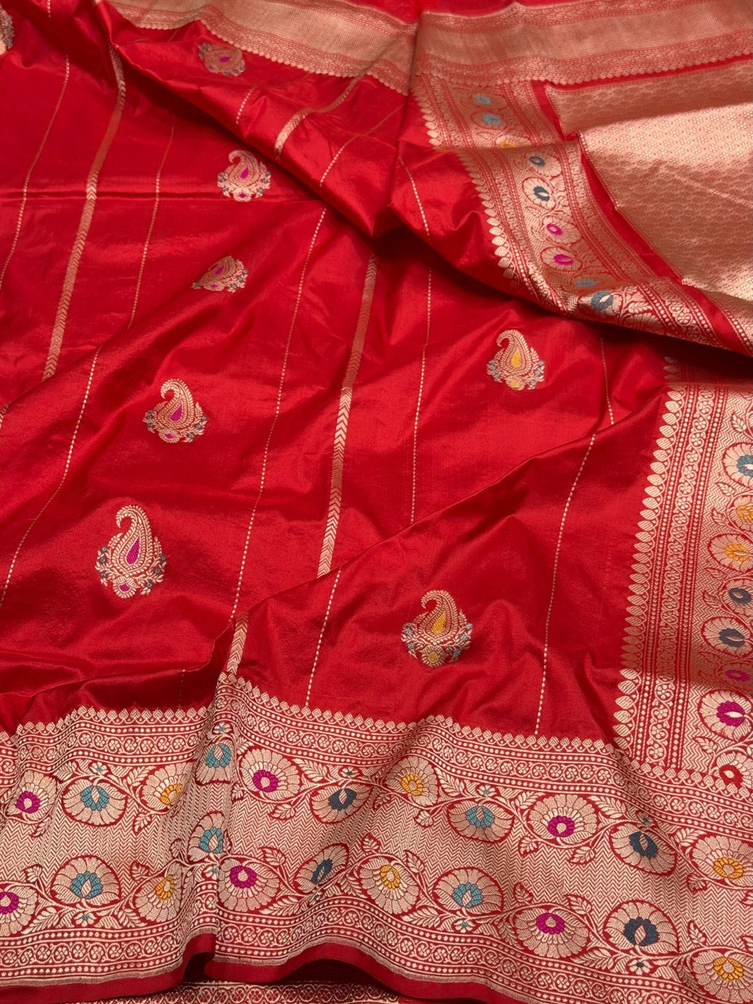 Red Handwoven Pure Banarasi Silk Saree in Kadwa Weave