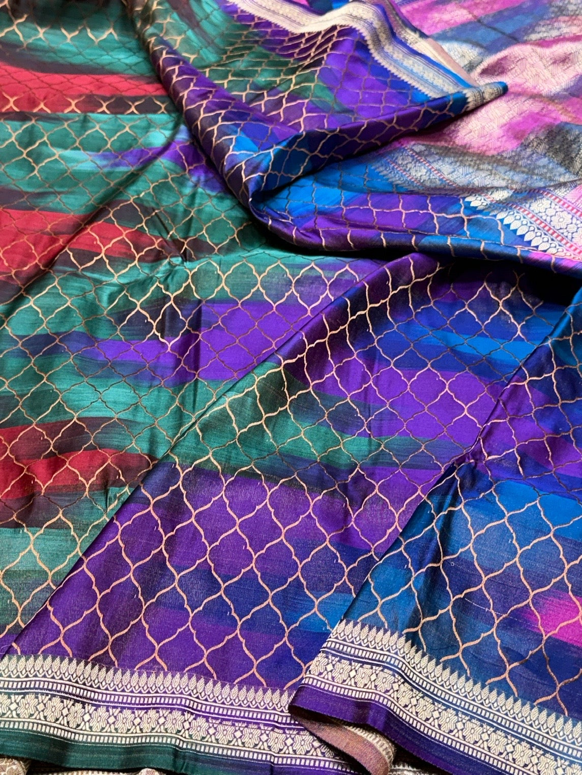 Purple Handwoven Pure Banarasi Satin Tanchoi Silk Saree