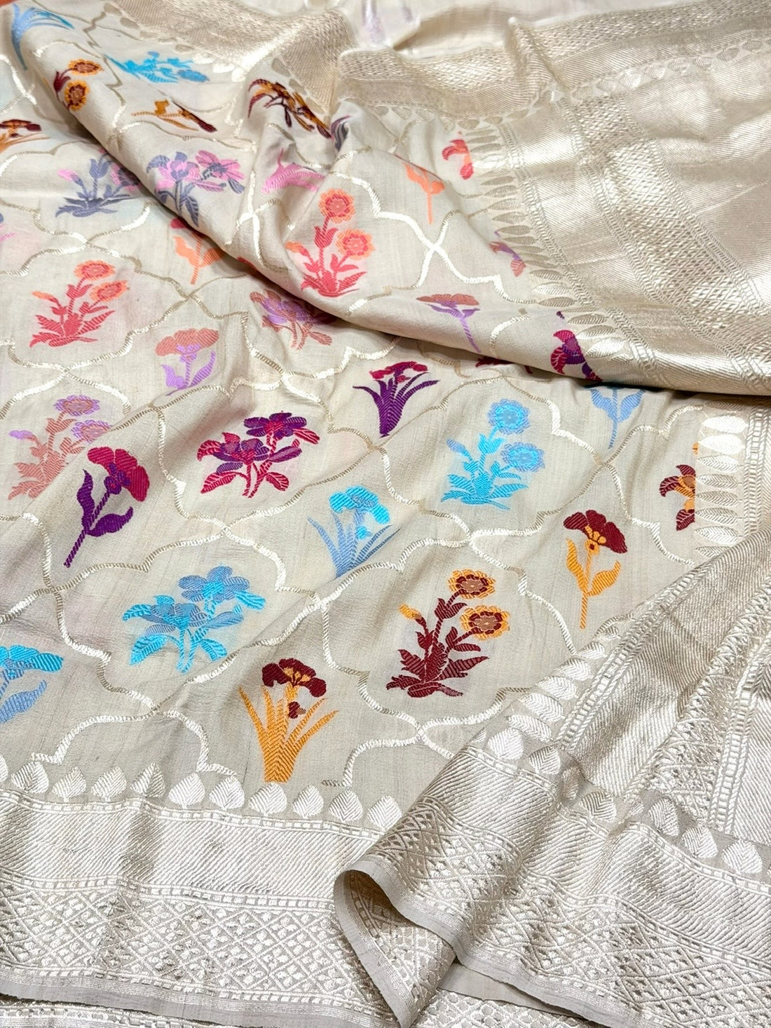 White Handwoven Banarasi Pure Tussar Georgette Saree