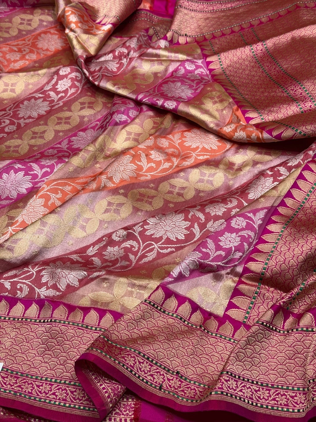 Rani Pink Handwoven Pure Banarasi Rangkaat Silk Saree