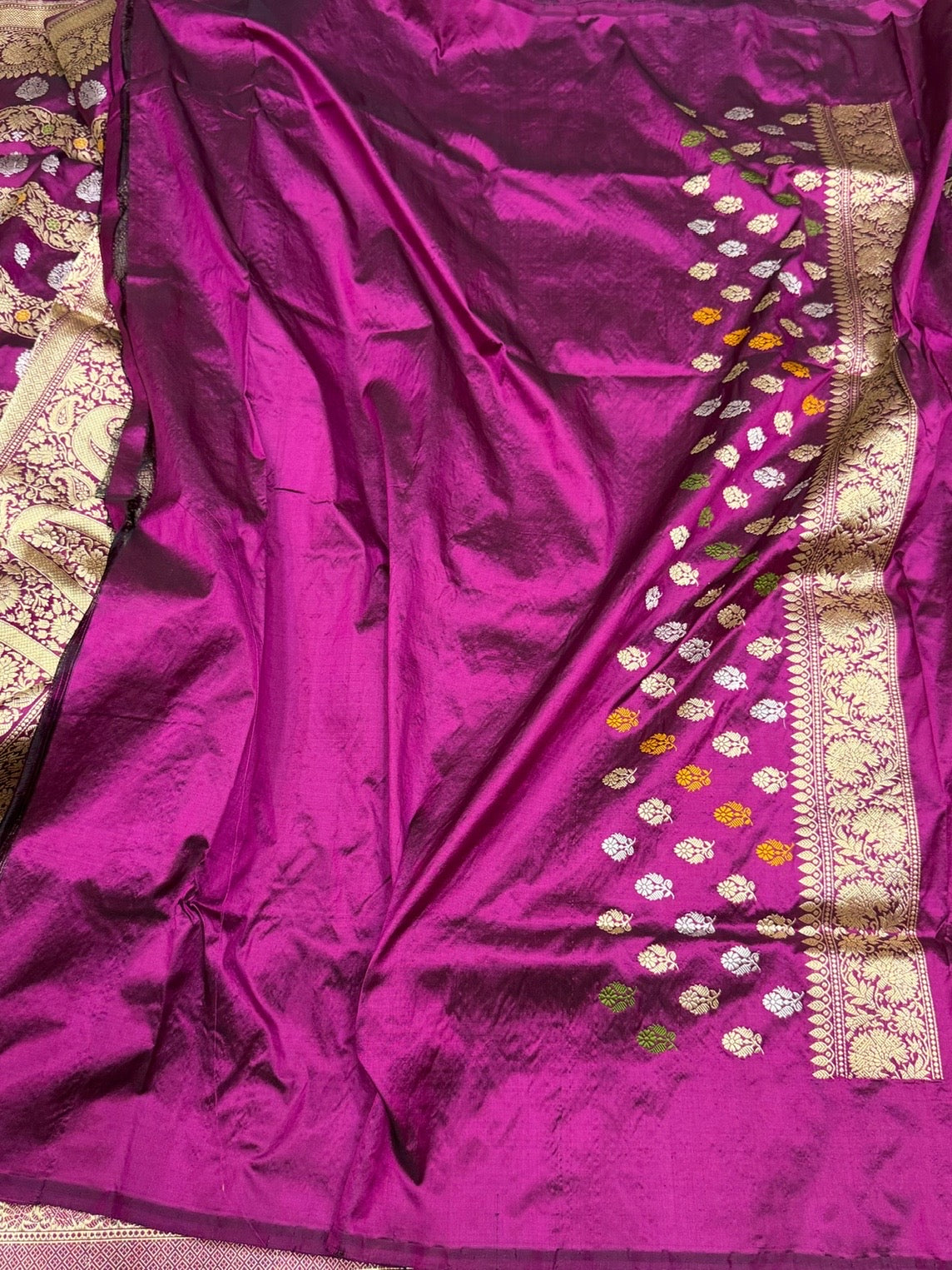 Magenta Handwoven Pure Banarasi Silk Saree