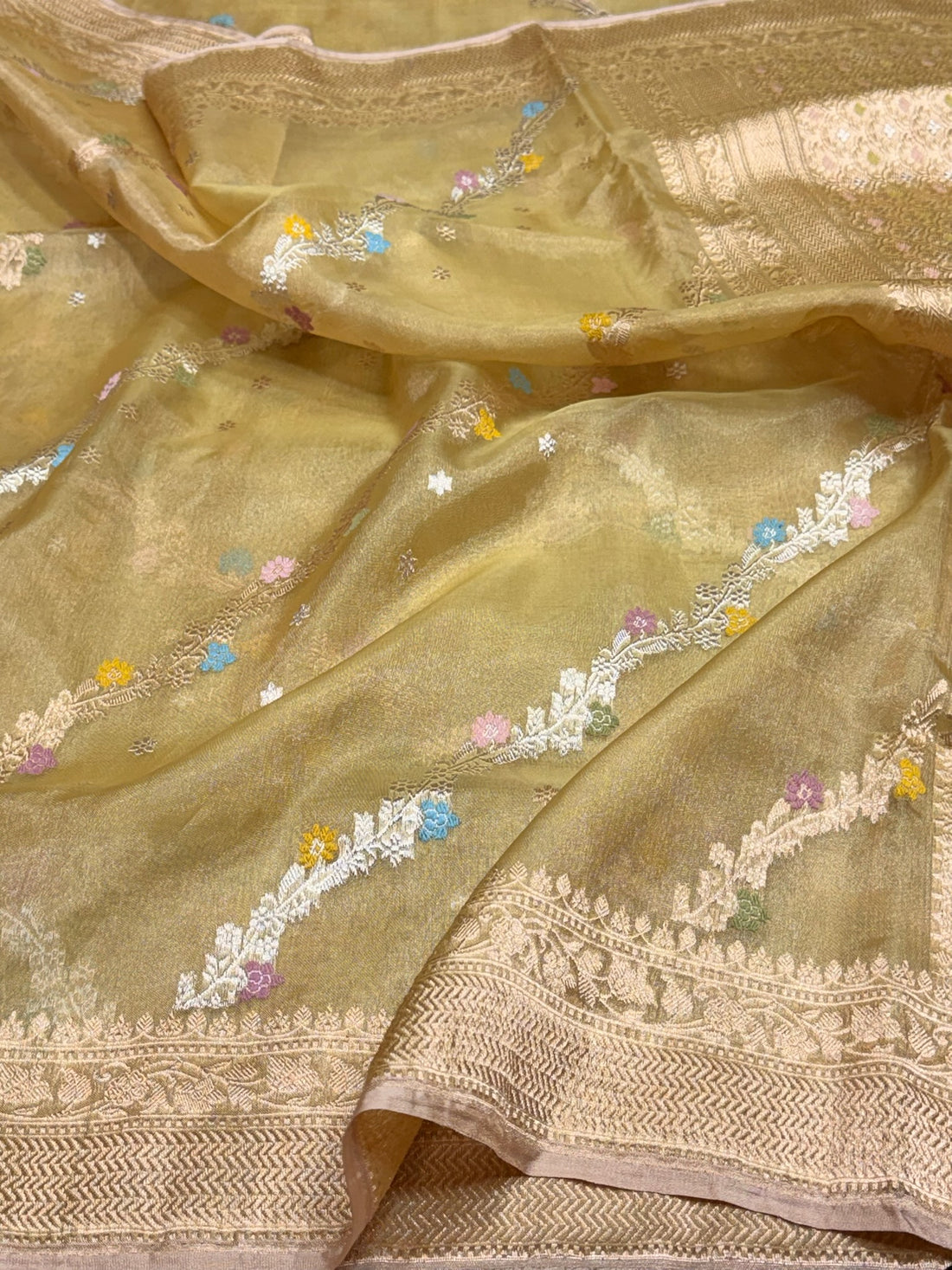Gold Handwoven Pure Banarasi Ektara Tissue Saree