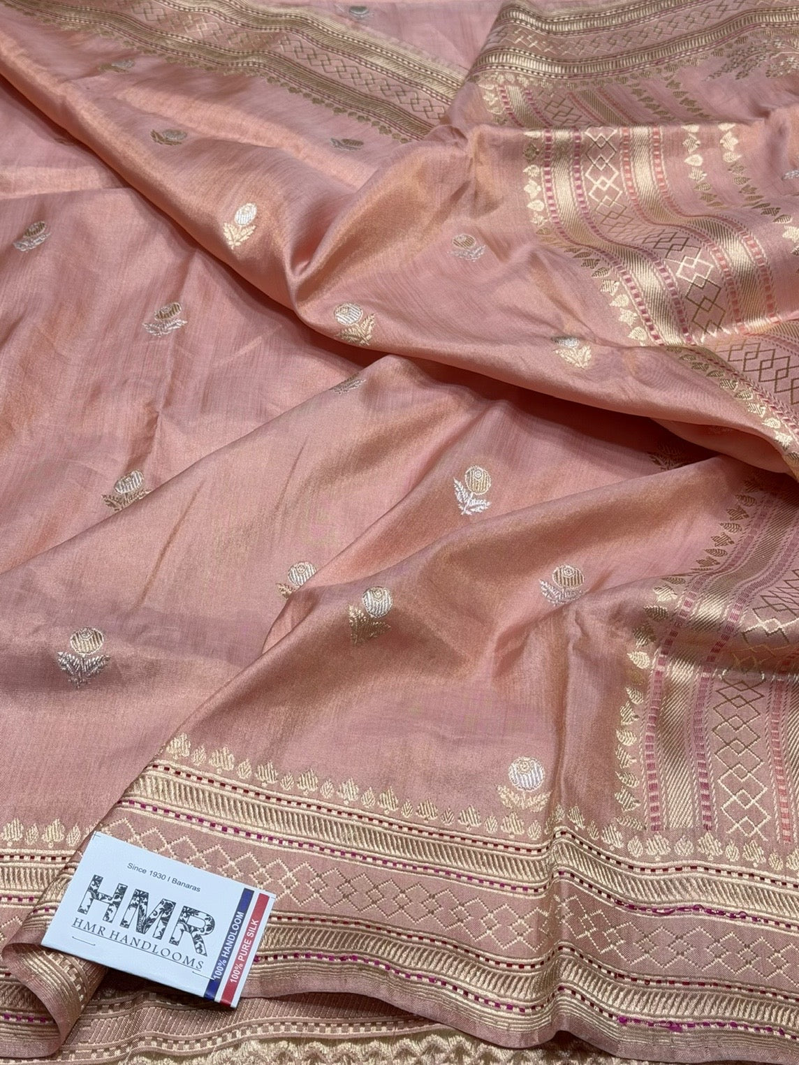 Peach Handwoven Pure Banarasi Ektara Tissue Saree – Kadwa Tissu Weave, Pure Katan-Tissue Silk