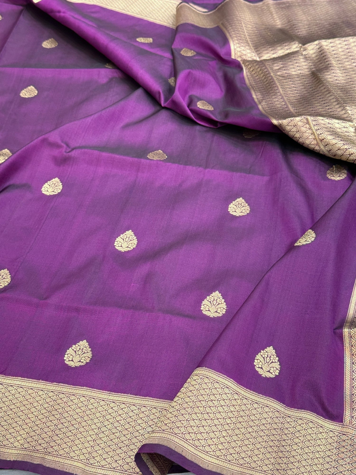 Magenta Handwoven Pure Banarasi Silk Saree
