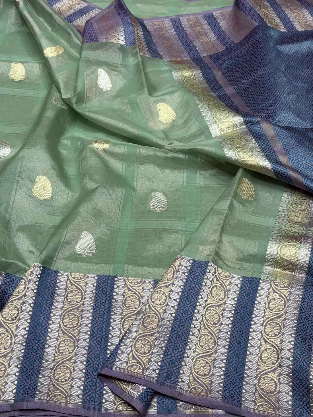 Soft Sea Green Handwoven Pure Banarasi Tissue Saree in Kadwa Weave | Pure Katan Tissue Silk