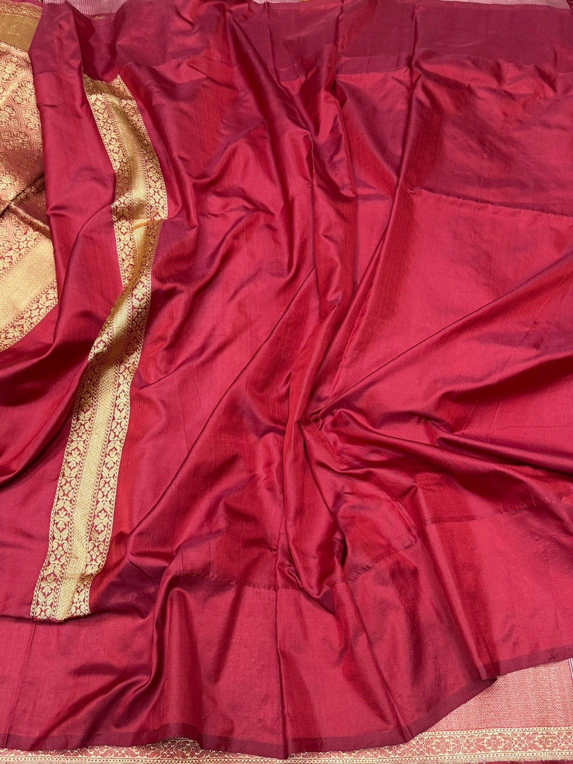 Red Handwoven Pure Banarasi Silk Saree – Kadwa Weave, Pure Katan-Mulberry Silk