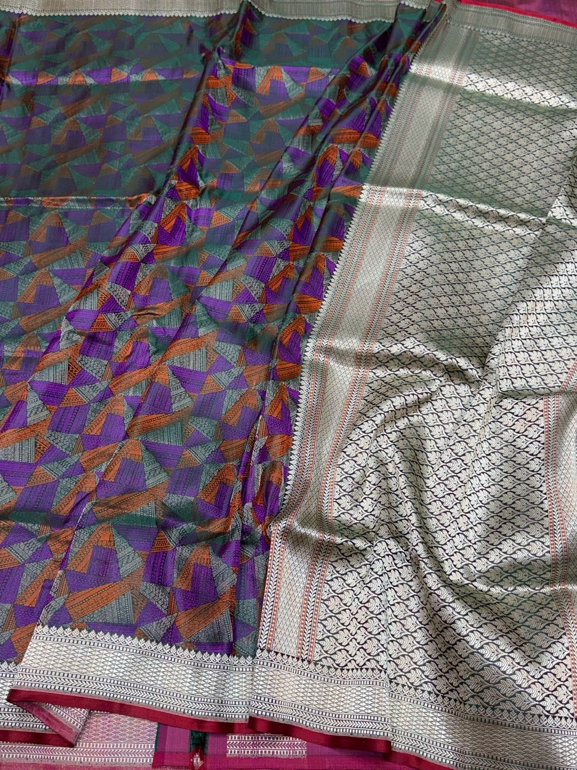 Purple Wine Handwoven Pure Banarasi Satin Tanchoi Silk Saree – Kadwa Weave | Authentic Banaras Handloom