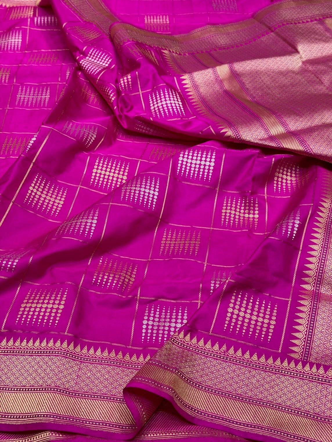 Rani Pink Handwoven Pure Banarasi Silk Saree – Kadwa Weave in 100% Katan Mulberry Silk