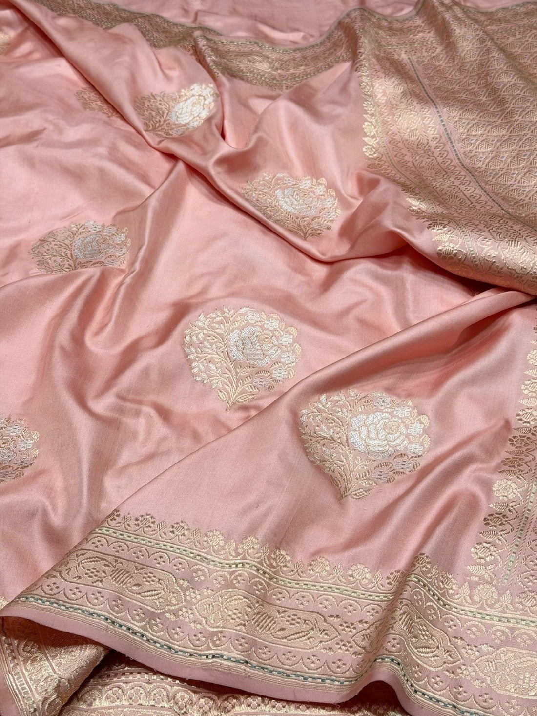Peach Handwoven Pure Banarasi Ektara Silk Saree – Luxury Kadwa Weave