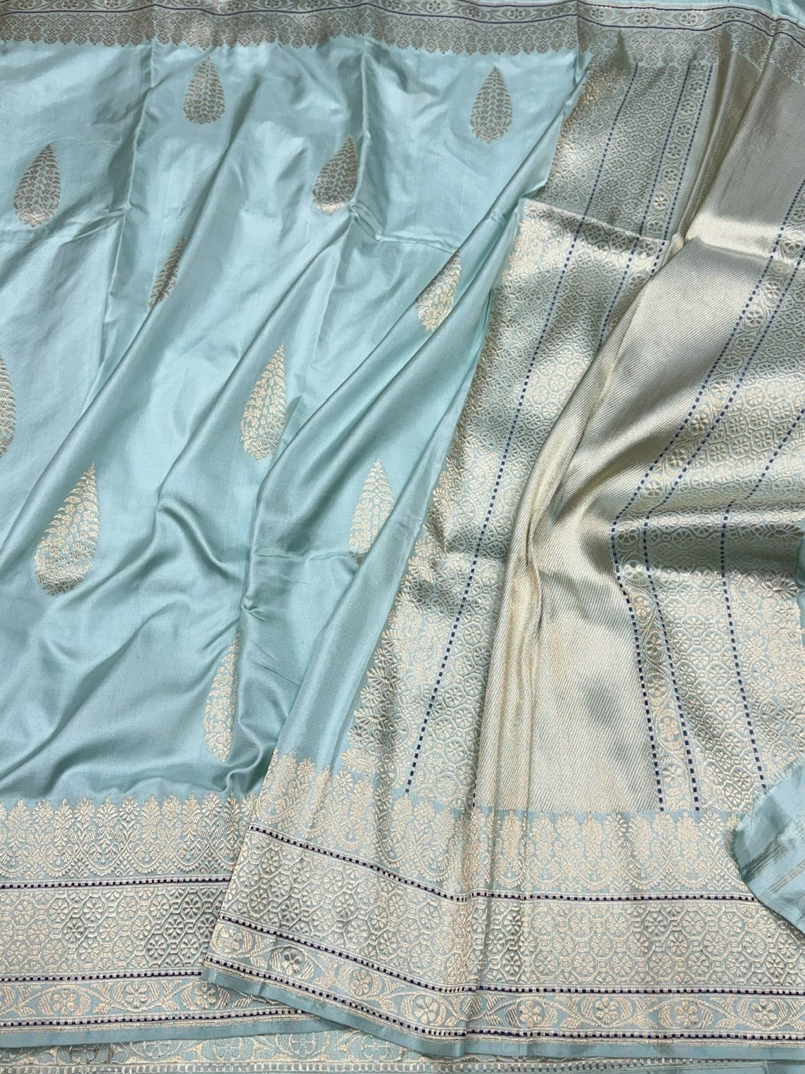 Powder Blue Handwoven Pure Banarasi Ektara Silk Saree – Kadwa Weave, Pure Mulberry Silk