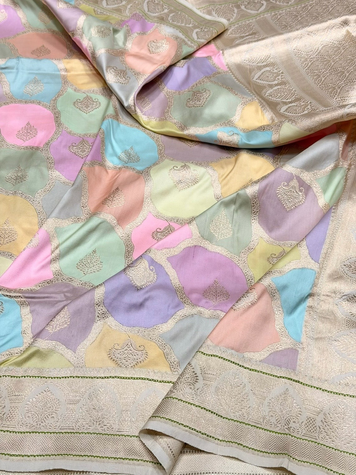 Ivory Handwoven Pure Banarasi Rangkaat Silk Saree – Pure Katan Silk | Rangkaat Technique | Luxury Banarasi Saree