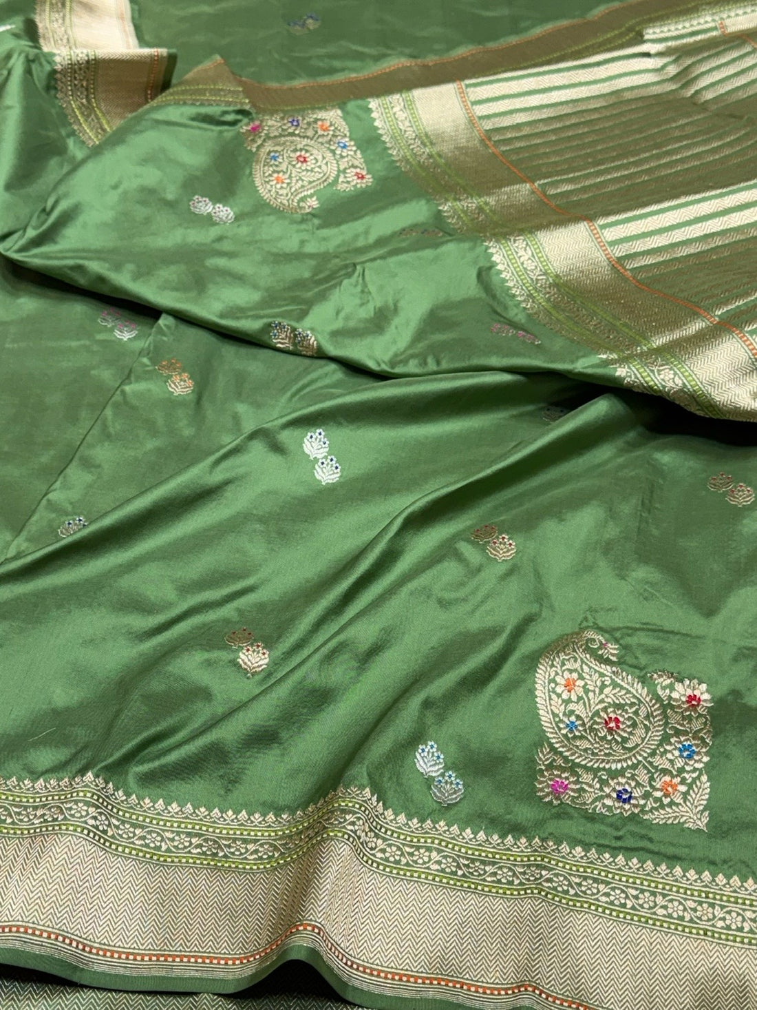 Parrot Green Handwoven Pure Banarasi Silk Saree in Kadwa Weave | Authentic Katan Mulberry Silk