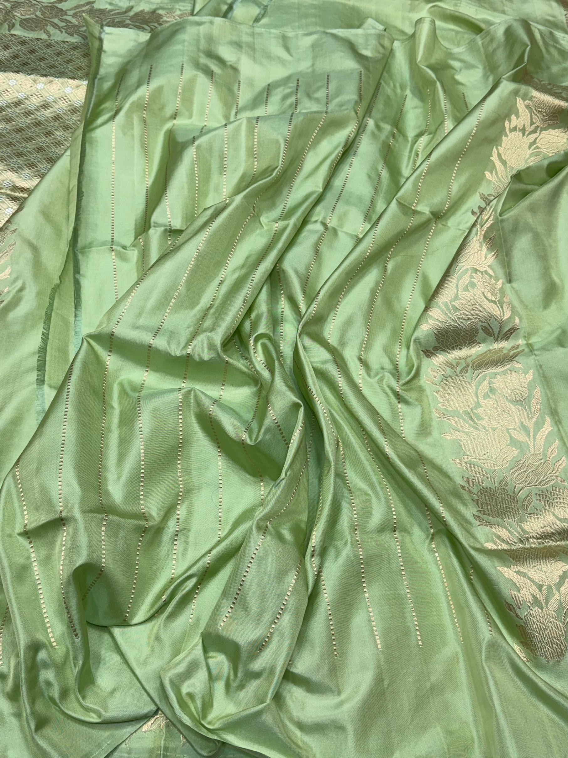 Pista Pure Banarasi Ektara Silk Saree – Handwoven Kadwa Booti