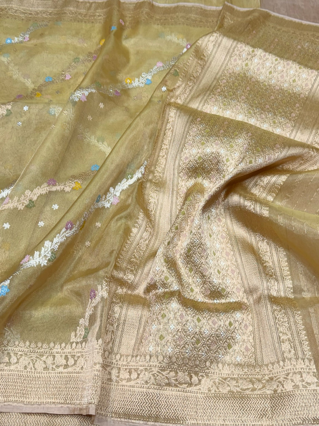 Gold Handwoven Pure Banarasi Ektara Tissue Saree
