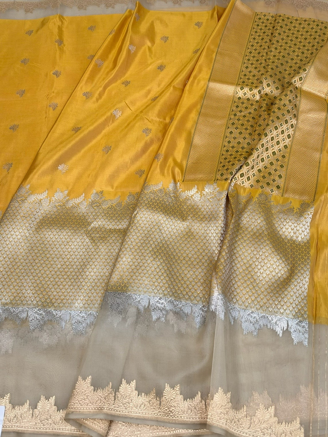 Yellow Handwoven Pure Banarasi Ektara Silk Saree