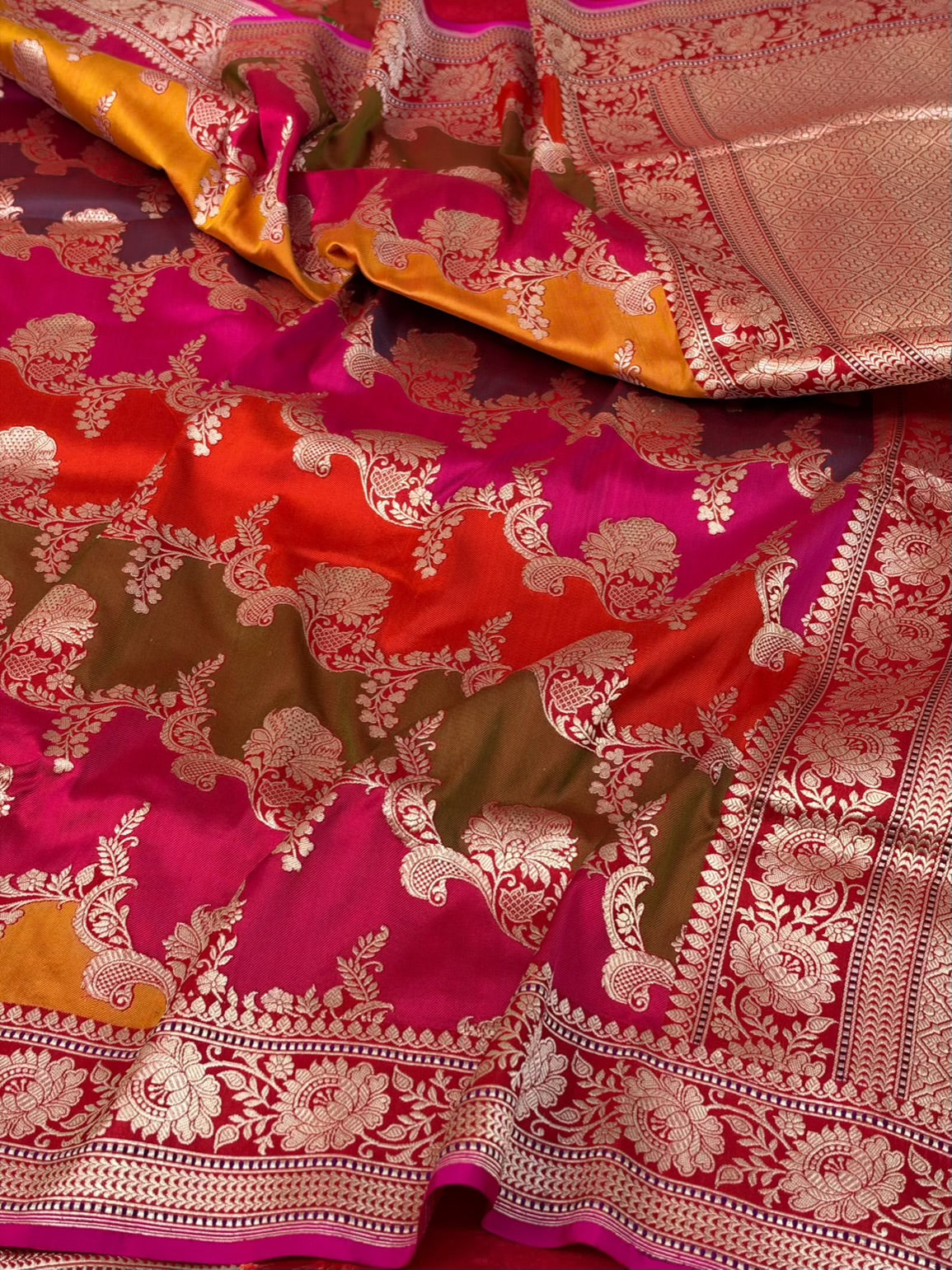 Red Handwoven Pure Banarasi Rangkaat Silk Saree
