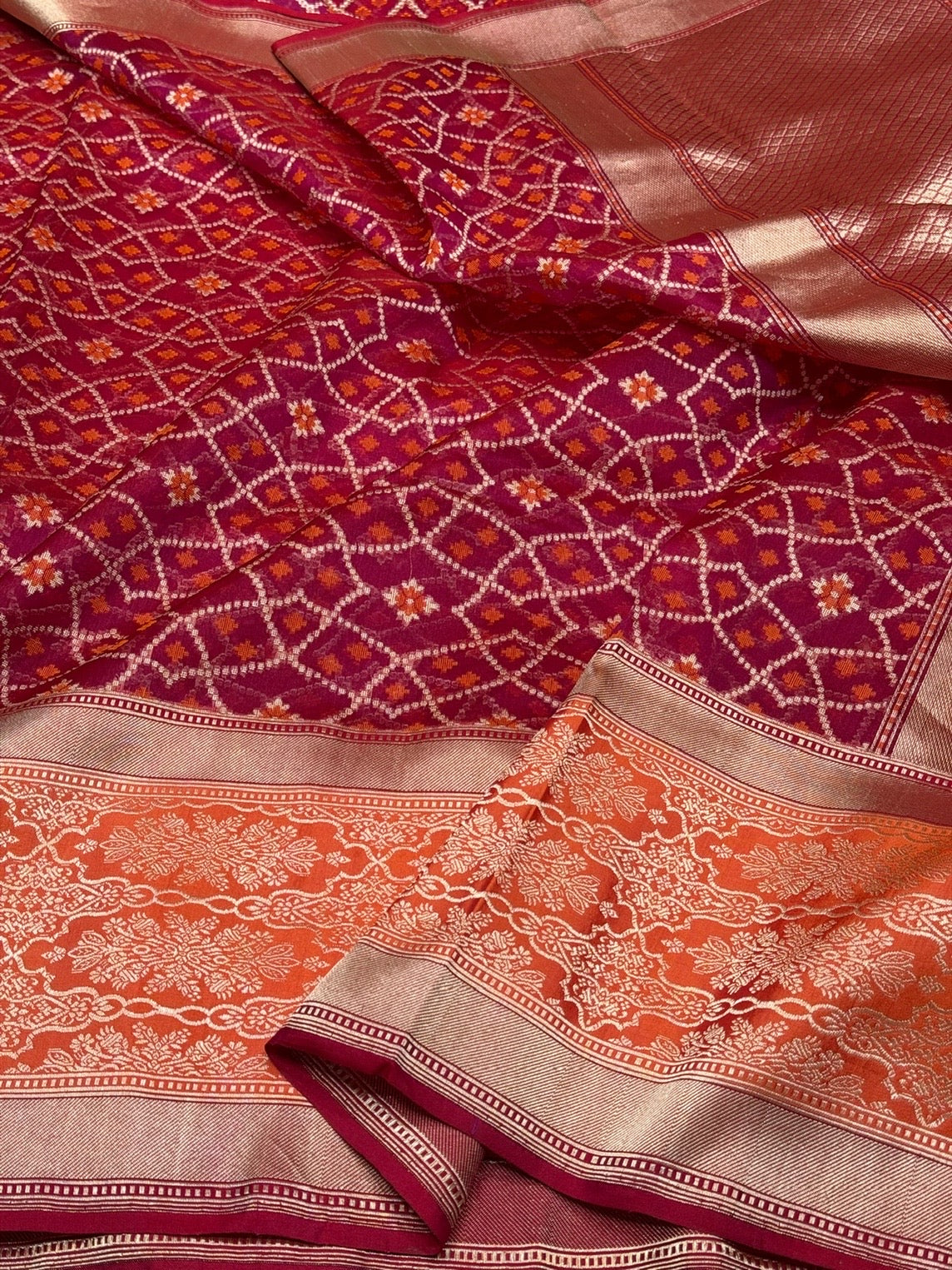 Red Handwoven Pure Banarasi Organza Silk Saree in Kadwa Weave | 100% Pure Kora Silk