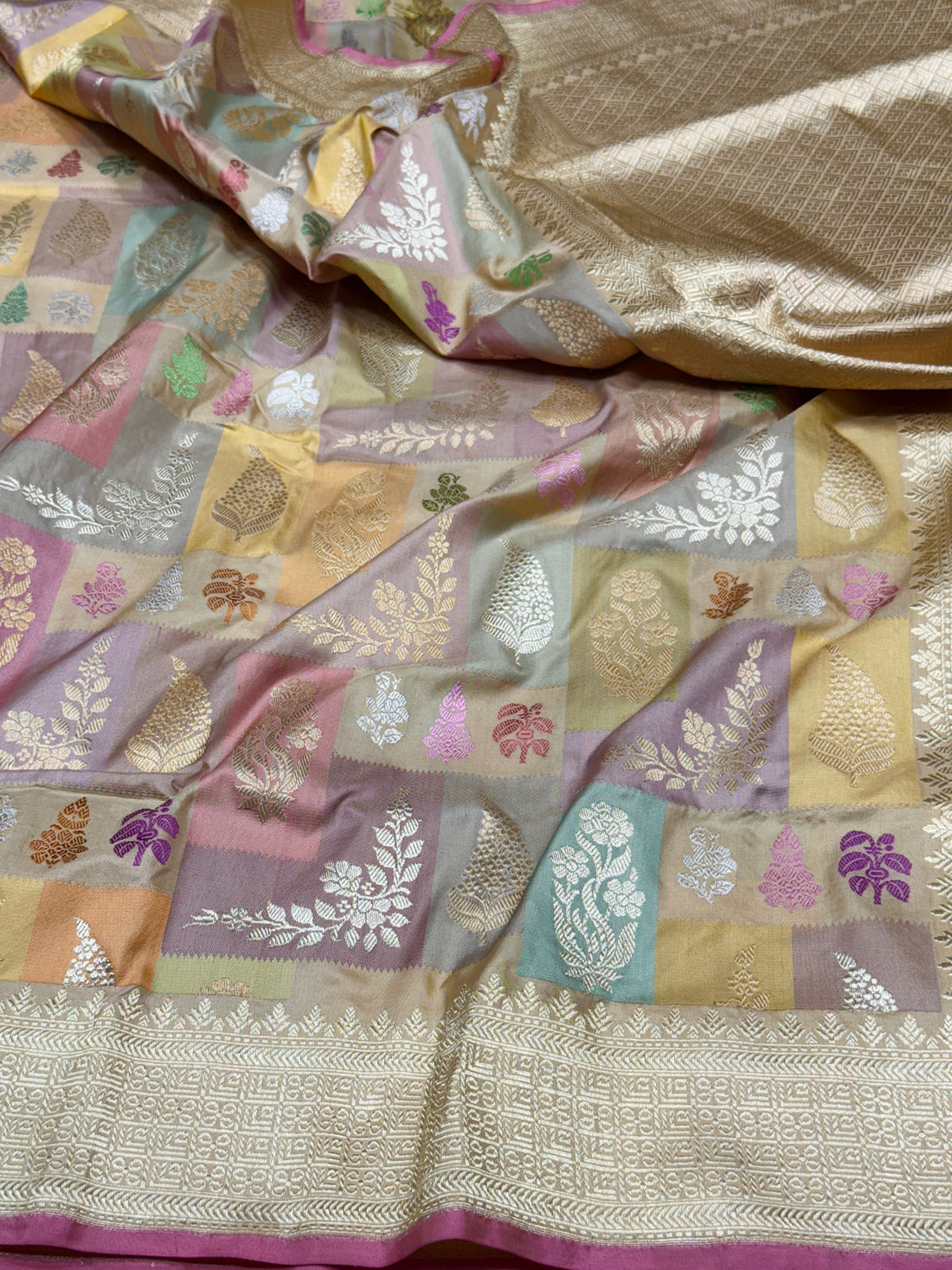 Beige Rangkaat Handwoven Pure Banarasi Silk Saree