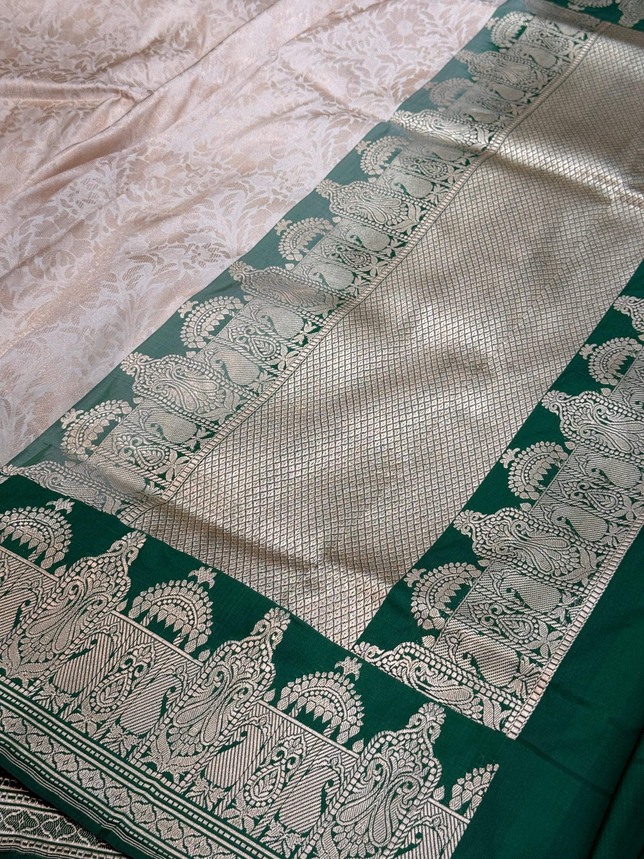 Ivory Handwoven Pure Banarasi Brocade Silk Saree