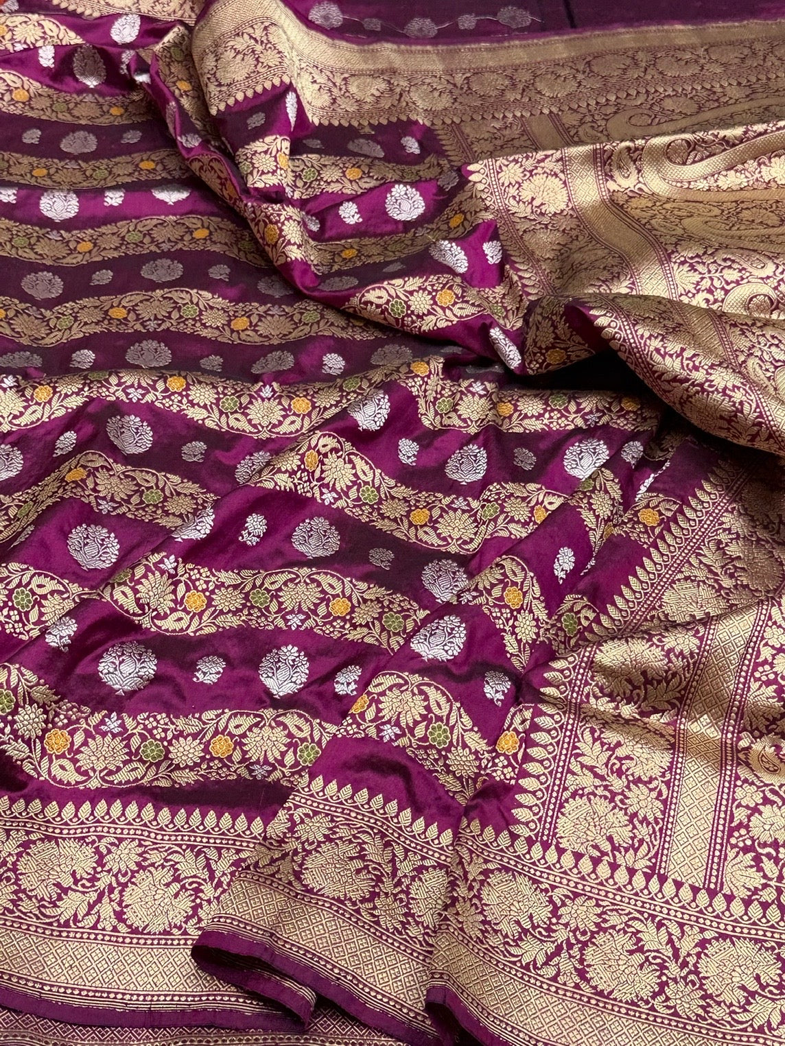 Magenta Handwoven Pure Banarasi Silk Saree